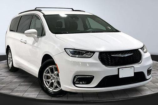 2022 Chrysler Pacifica Touring-L