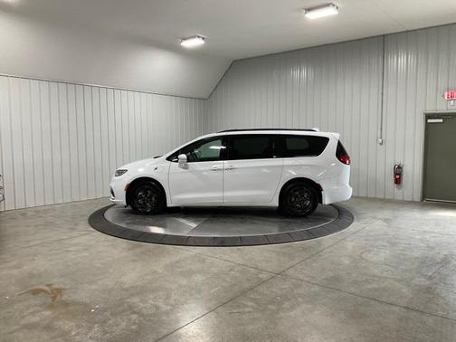 2021 Chrysler Pacifica Hybrid Limited