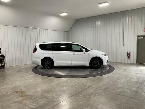 2021 Chrysler Pacifica Hybrid Limited