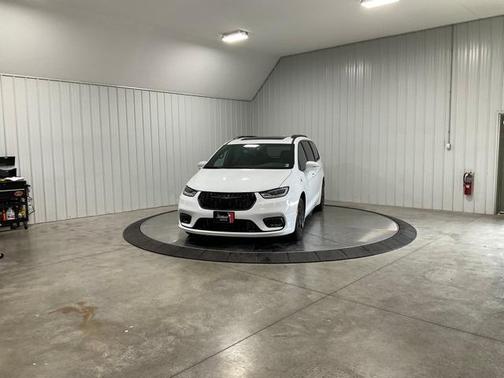 2021 Chrysler Pacifica Hybrid Limited