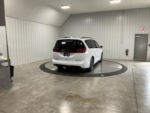 2021 Chrysler Pacifica Hybrid Limited