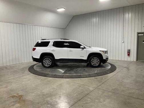 2017 GMC Acadia SLE-2
