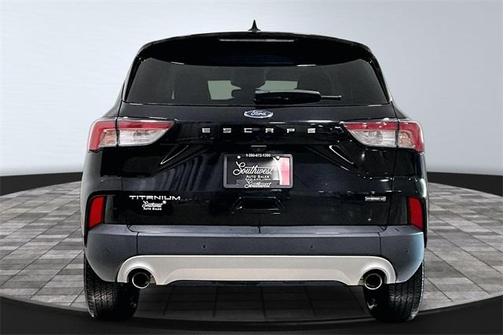 2022 Ford Escape Titanium Hybrid