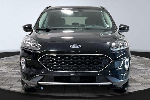 2022 Ford Escape Titanium Hybrid