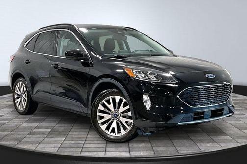 2022 Ford Escape Titanium Hybrid