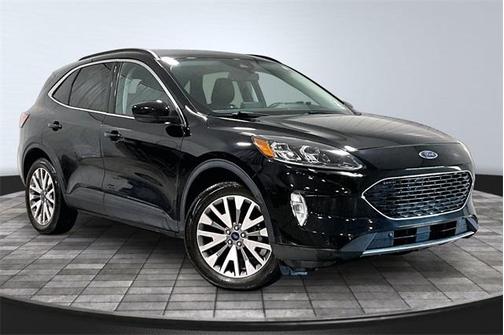 2022 Ford Escape Titanium Hybrid