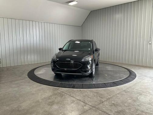 2022 Ford Escape Titanium Hybrid