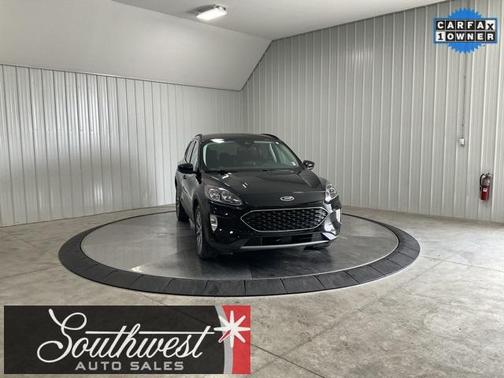 2022 Ford Escape Titanium Hybrid