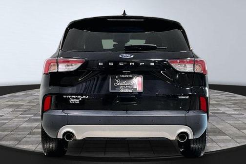 2022 Ford Escape Titanium Hybrid