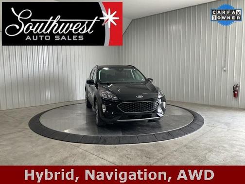 2022 Ford Escape Titanium Hybrid