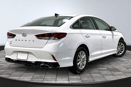 Quartz White Pearl 2018 Hyundai SONATA SE