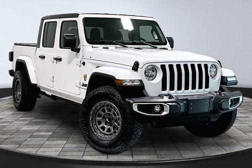 Bright White Clearcoat 2023 Jeep Gladiator Sport