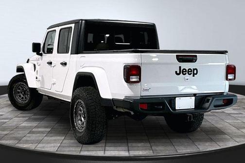 Bright White Clearcoat 2023 Jeep Gladiator Sport