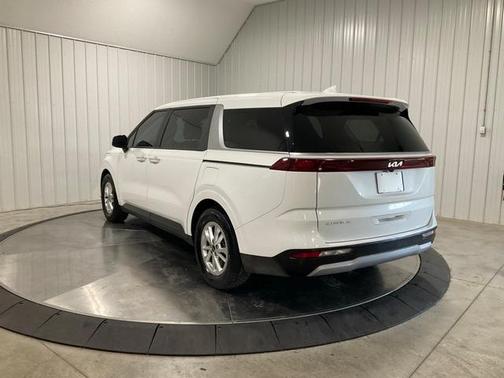 2023 Kia Carnival LX