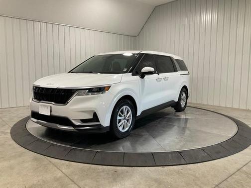 2023 Kia Carnival LX