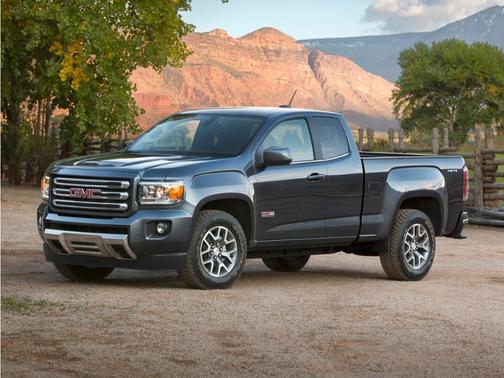 Silver 2015 GMC Canyon SLE