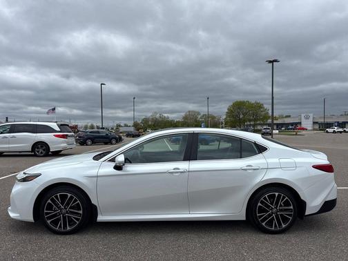 Wind Chill Pearl 2026 Toyota Camry XLE