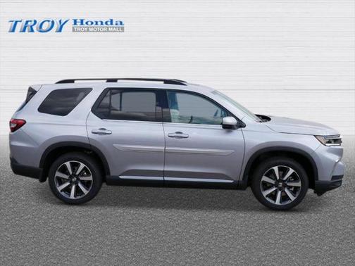 2025 Honda Pilot Touring 8-Passenger