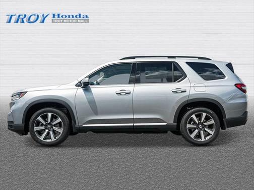 2025 Honda Pilot Touring 8-Passenger