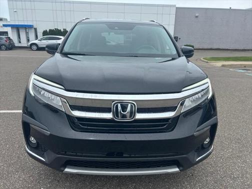 2022 Honda Pilot Touring 8-Passenger