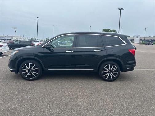 2022 Honda Pilot Touring 8-Passenger
