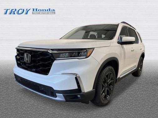 2025 Honda Pilot Touring 8-Passenger