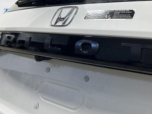 2025 Honda Pilot Touring 8-Passenger