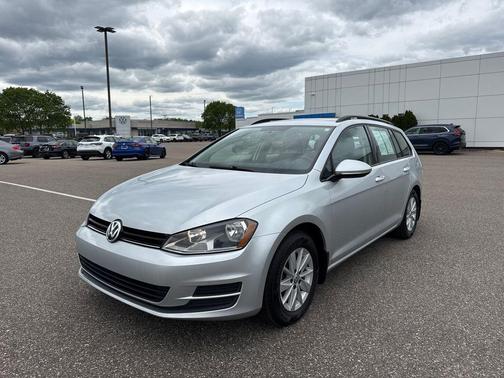 Reflex Silver Metallic 2016 Volkswagen Golf SportWagen TSI S 4-Door