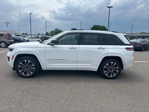 2022 Jeep Grand Cherokee Overland