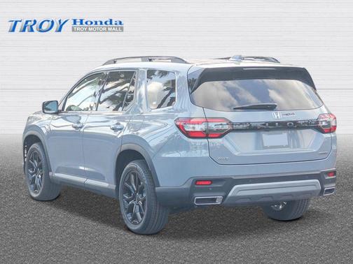 2025 Honda Pilot Touring 8-Passenger