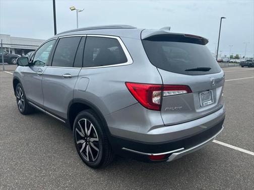 2022 Honda Pilot Touring 8-Passenger