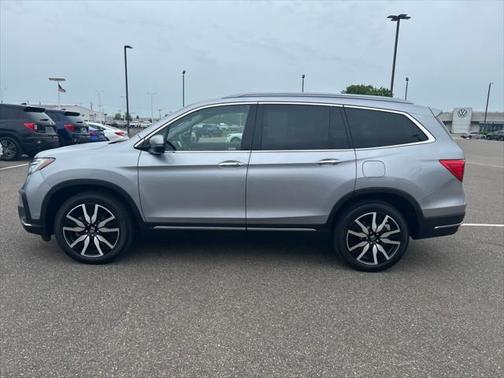2022 Honda Pilot Touring 8-Passenger