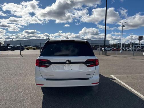 2024 Honda Odyssey Sport