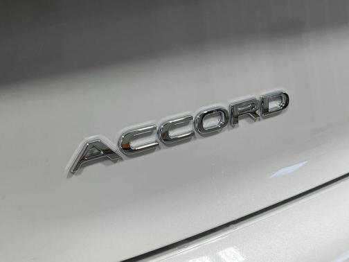 Platinum White Pearl 2026 Honda Accord Hybrid EX-L