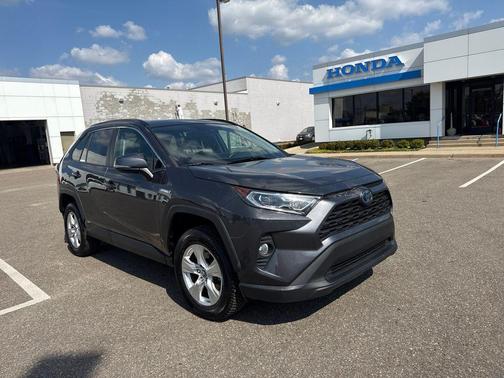 2019 Toyota RAV4 Hybrid XLE