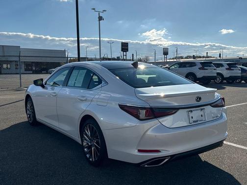 2025 Lexus ES 350 Luxury