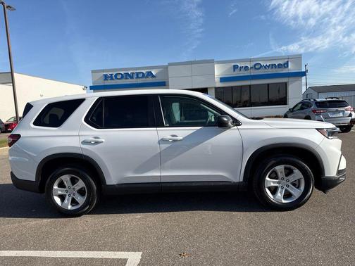 2023 Honda Pilot AWD LX