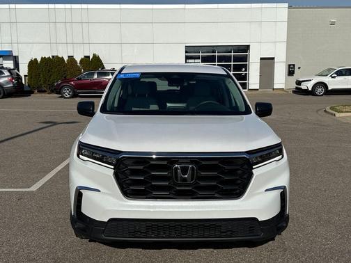 2023 Honda Pilot AWD LX