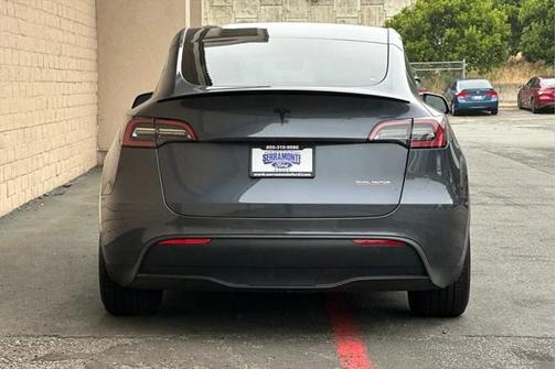2022 Tesla Model Y Performance Dual Motor All-Wheel Drive