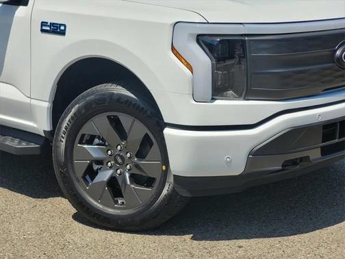 2025 Ford F-150 Lightning LARIAT