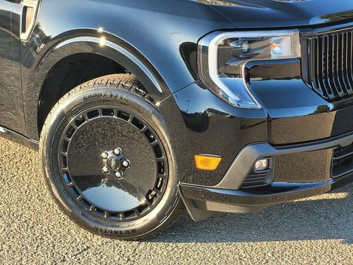 2025 Ford Maverick Lobo Standard