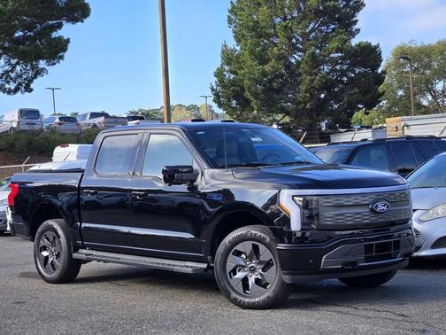 2025 Ford F-150 Lightning LARIAT