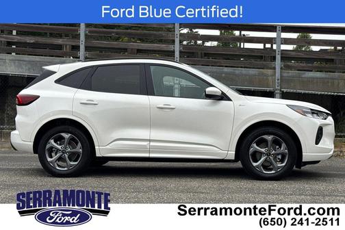 Star White Metallic Tri-Coat 2023 Ford Escape ST-Line Select