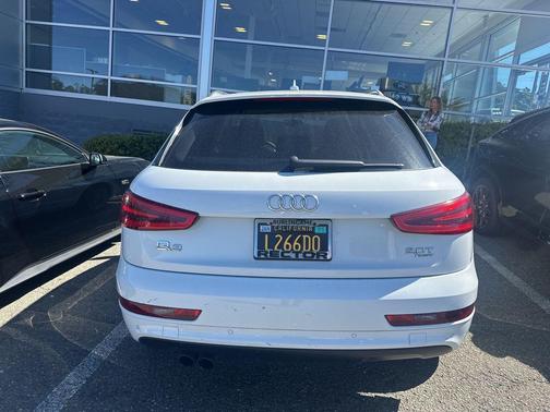 Glacier White Metallic 2015 Audi Q3 2.0T Premium Plus