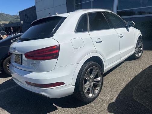 Glacier White Metallic 2015 Audi Q3 2.0T Premium Plus