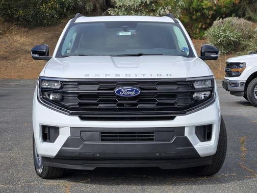 Oxford White 2026 Ford Expedition Max Active 4x4