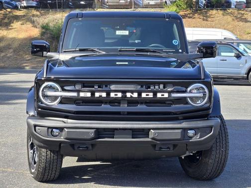 Shadow Black 2026 Ford Bronco Outer Banks