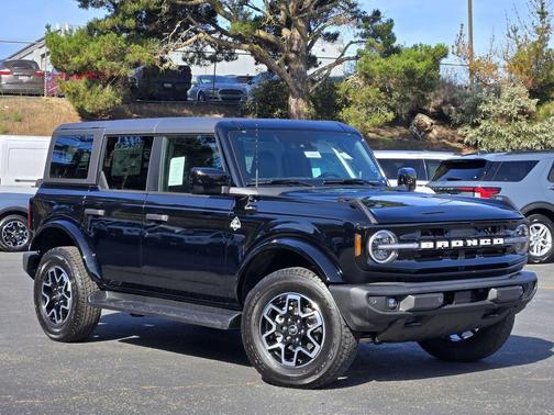 Shadow Black 2026 Ford Bronco Outer Banks