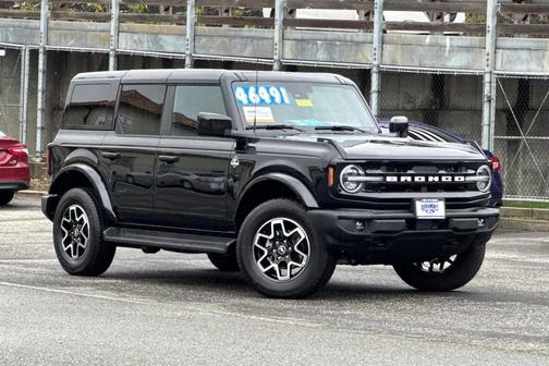 2025 Ford Bronco Outer Banks