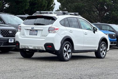 Crystal White Pearl 2016 Subaru Crosstrek Hybrid Base